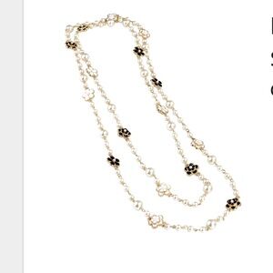 Liv Oliver long necklace pearl and floral black & white